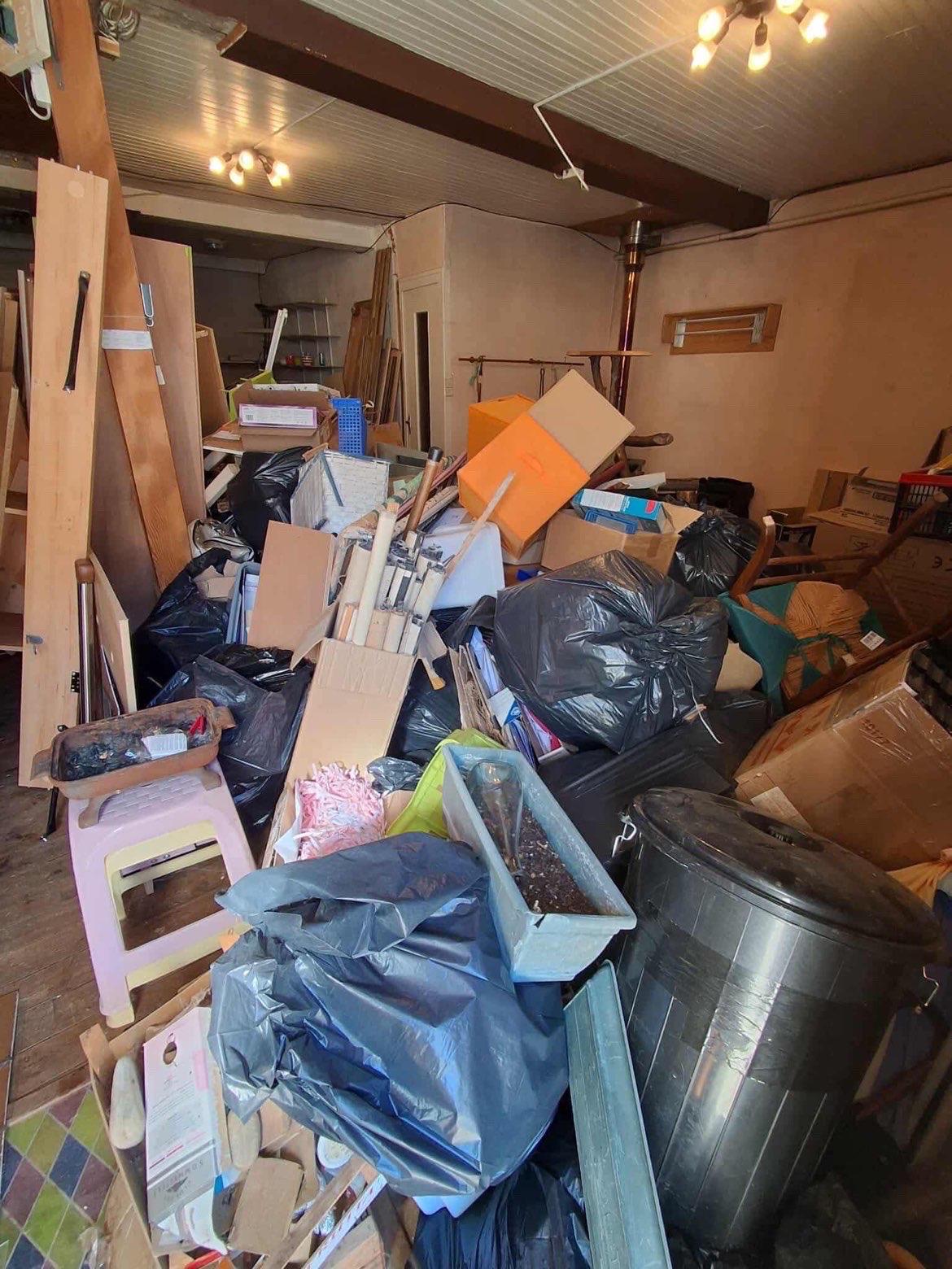 Pièce encombrée avant le passage de Débarras 42